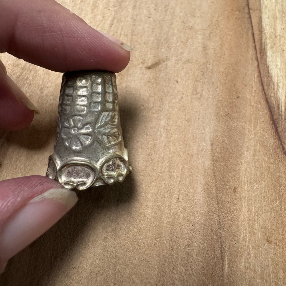 Mexico Alpaca Metal Thimble with Floral Design